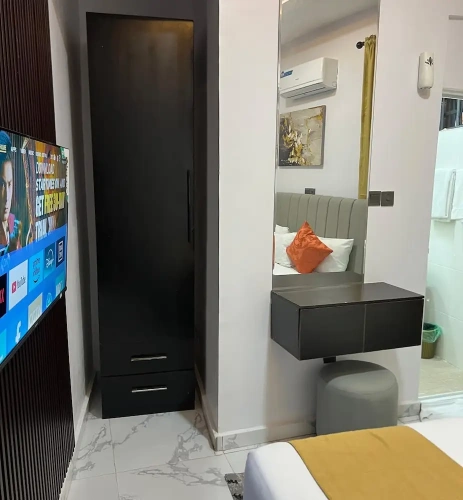 1 Bedroom Apartment