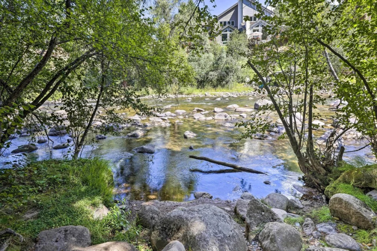 Private Ski Retreat in Avon: Eagle River Views!