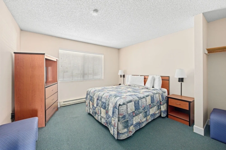 1 Bedroom Standard Family room with ocean view