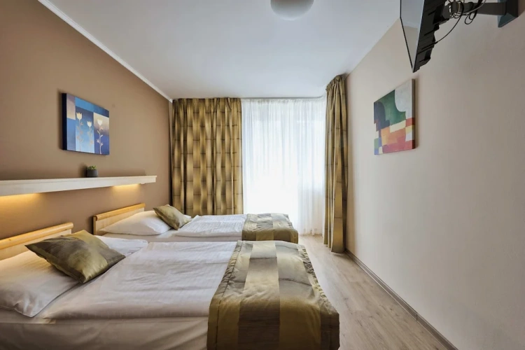 1 Bedroom Deluxe Double room with balcony