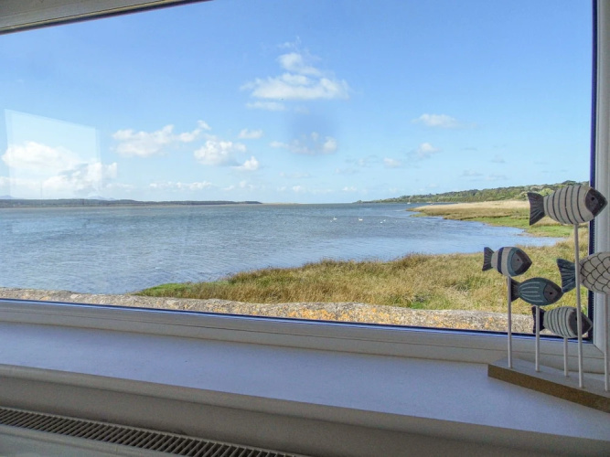 1 Beach Cottages
