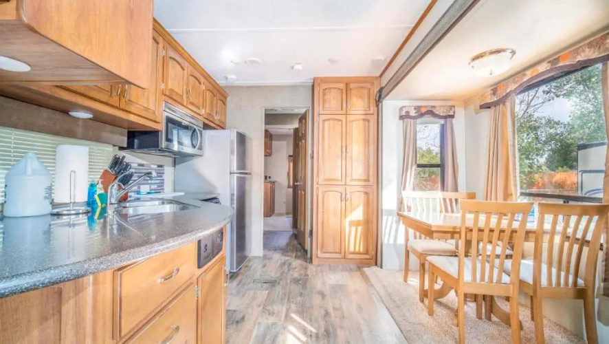 Outdoor Glamping Destination Residence RV OK40