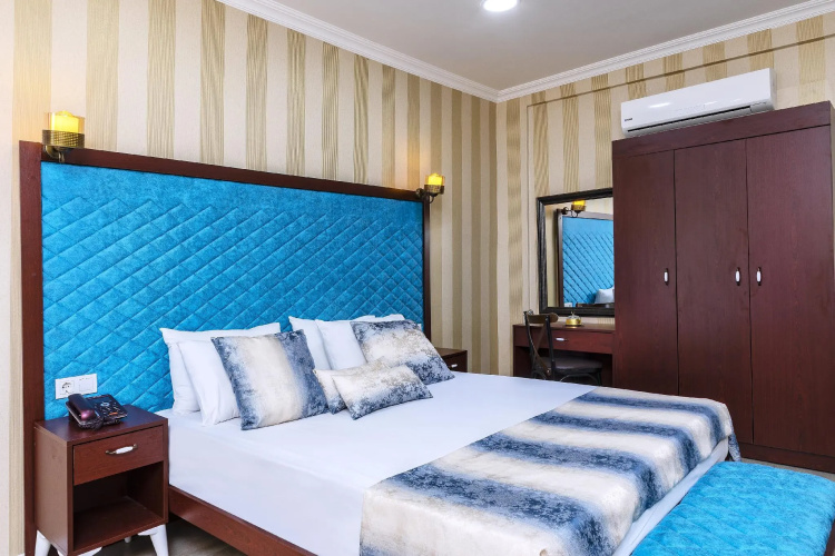 Dove Hotel