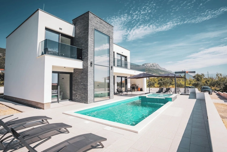 Luxury Villa
