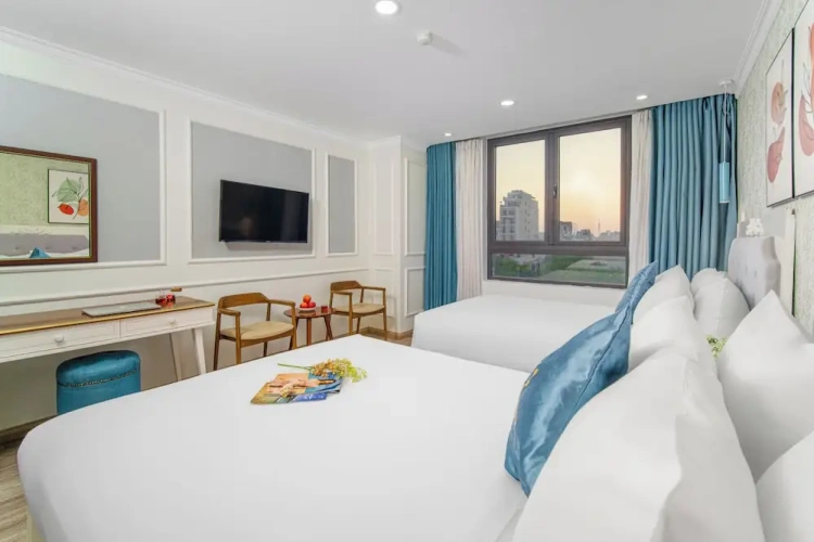 Standard Twin Family room with balcony