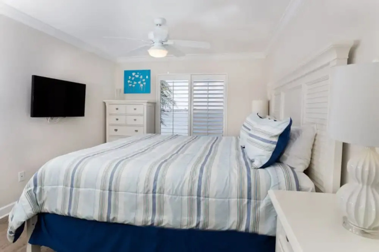 Mariner Point 1083