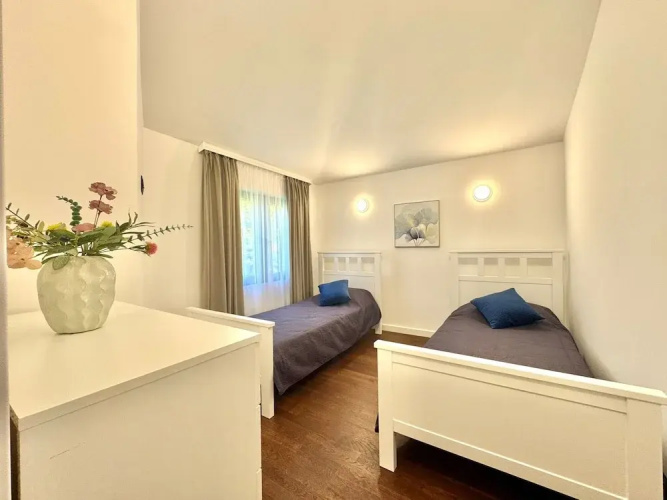 Sunny Bay Apartments