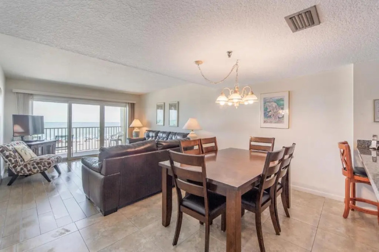 207 Beach Place Condos