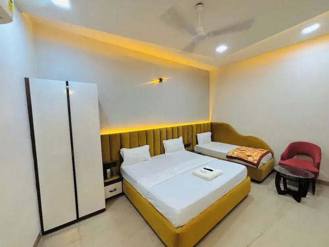 Hotel sadhana palace