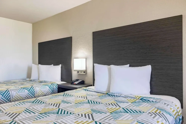 Deluxe Quadruple room with balcony