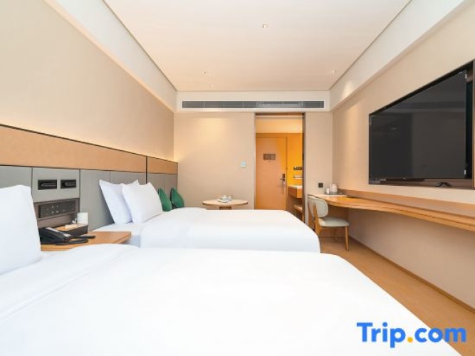 Standard Twin room with view