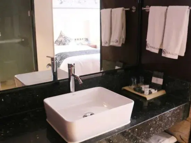 Hailong Hotel