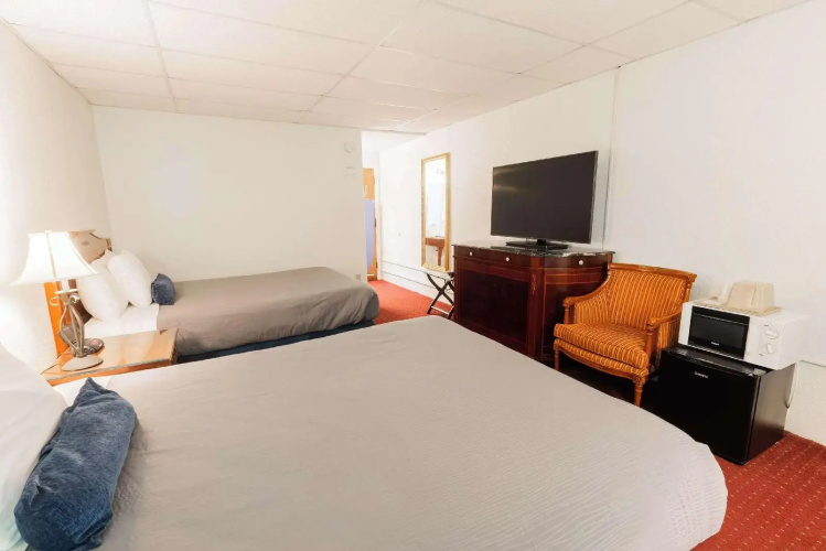 Fireside Inn & Suites Bangor