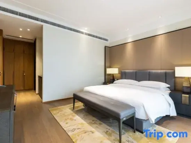 3 Bedrooms Suite with balcony and with river view