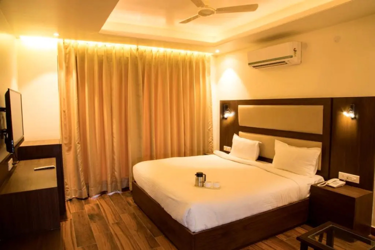 Pavna Palace Hotel