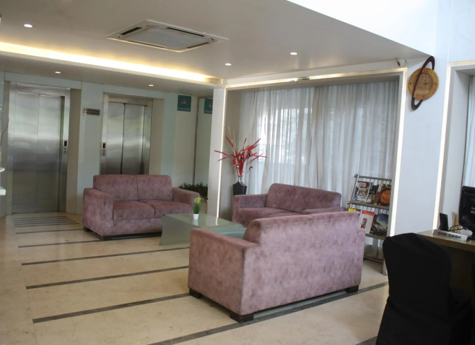 OYO Premium Deccan Apte Road