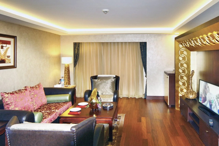 Royal Dragon Hotel – All Inclusive