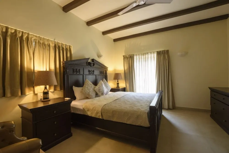 4 Bedrooms Villa