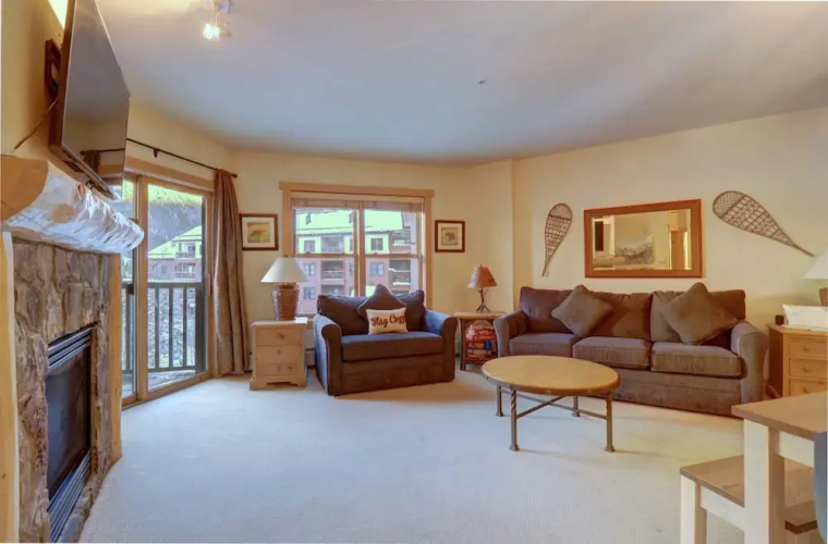Perfect Ski Condo Steps from the Super Bee & Golf Course - CS325 by Redawning