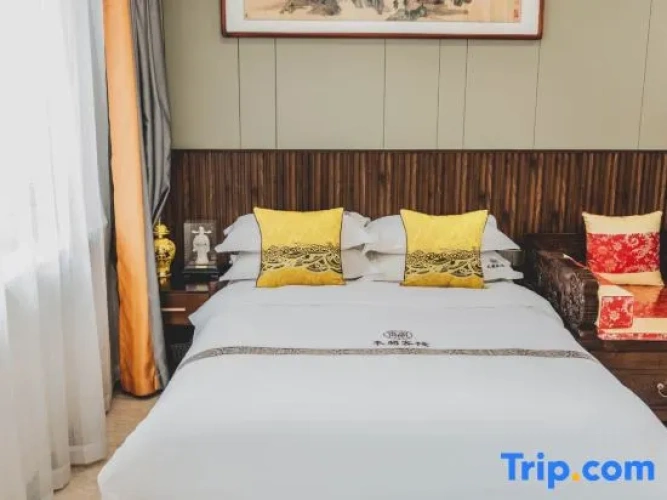 Standard Double room with city view