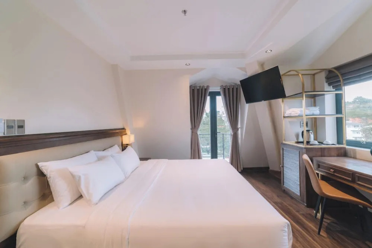 Sunset Hill Hotel