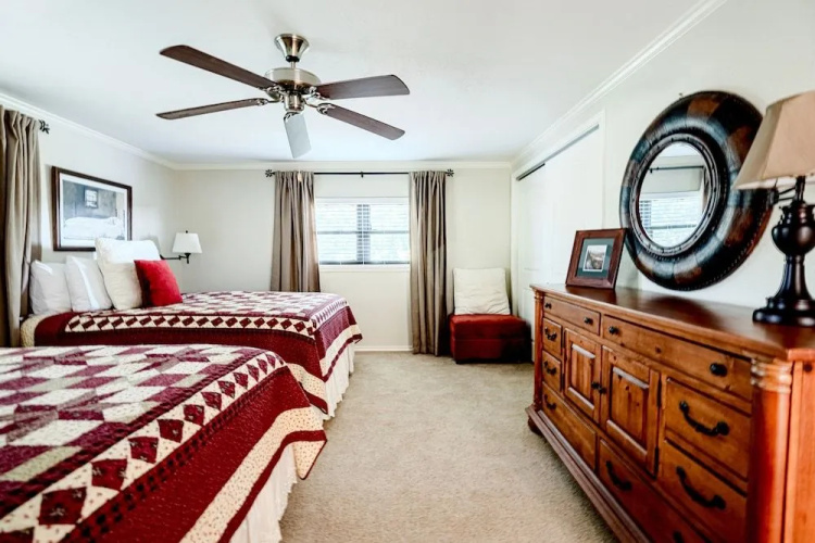 River Oaks Oasis