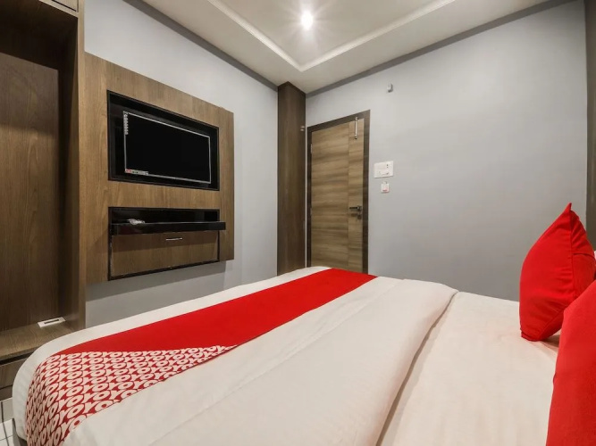 Oyo 17016 Galaxy Inn