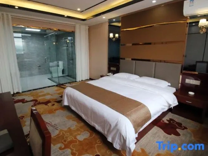 Deluxe Quadruple Family Suite