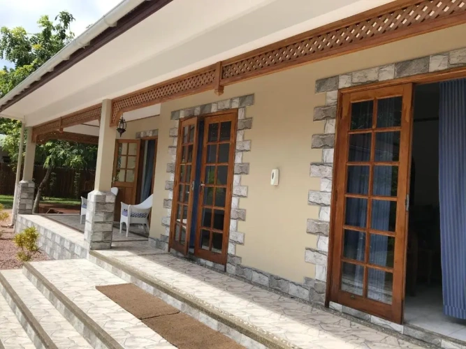 2 Bedrooms Villa