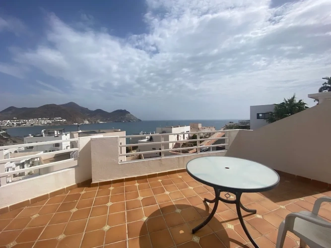 2 Bedrooms Classic Apartment with sea view
