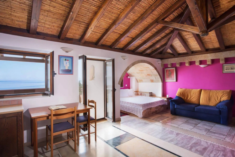 Aktaion Hotel