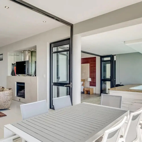 Private Holiday Apartment w Pool and Views Bali E