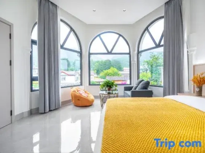 2 Bedrooms Standard Family room
