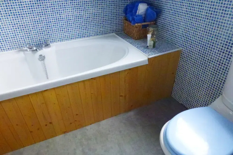 Charming 2-bed 2-bath Cottage in Rostrevor