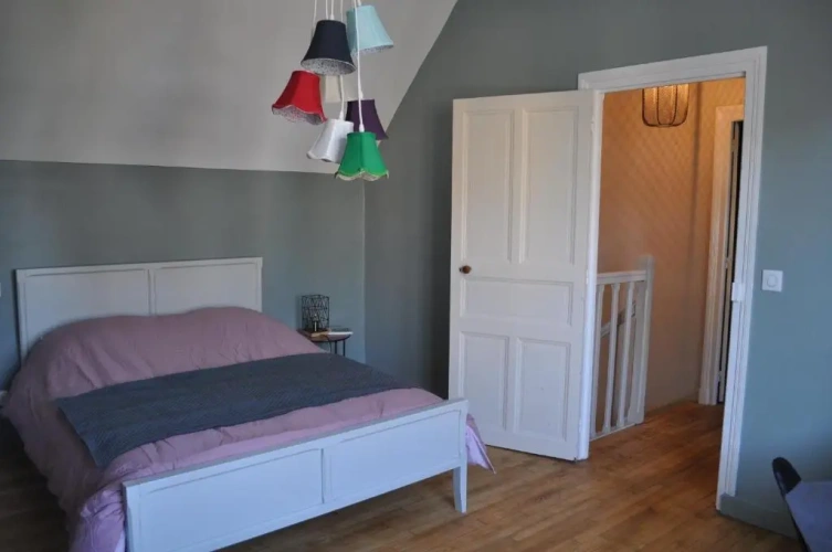 4 Bedrooms Cottage