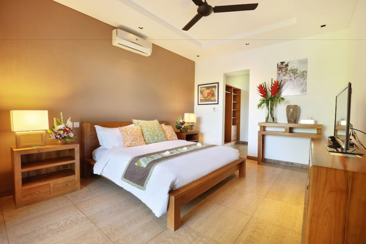 3 Bedrooms Luxury Villa