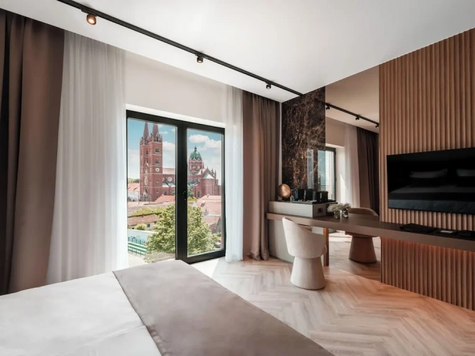 Deluxe Double room