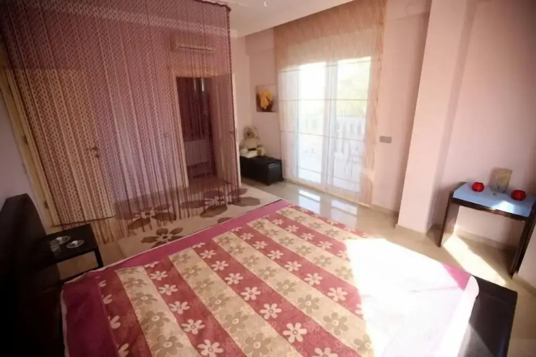 Bella Villa 3