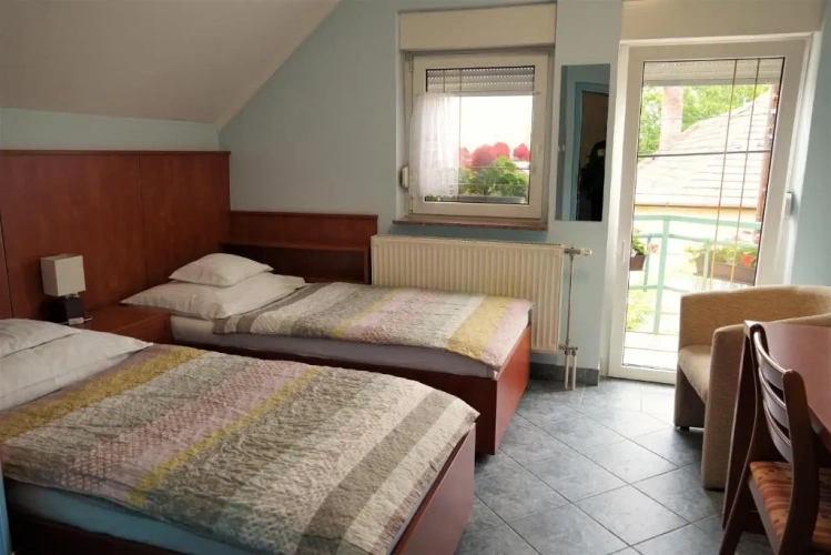 Standard Twin room