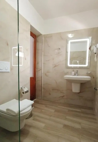 Economy Quadruple room