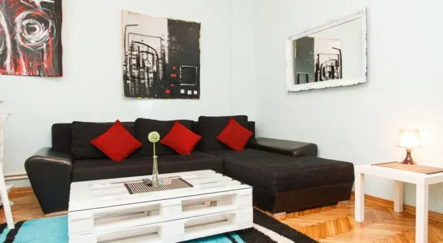 Loco Apartment