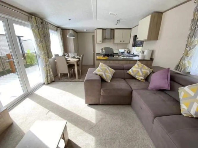 Impeccable 3-bed Cabin in Tattershall, UK