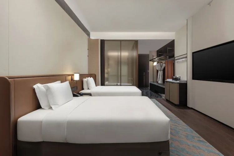 Executive Quadruple Club room