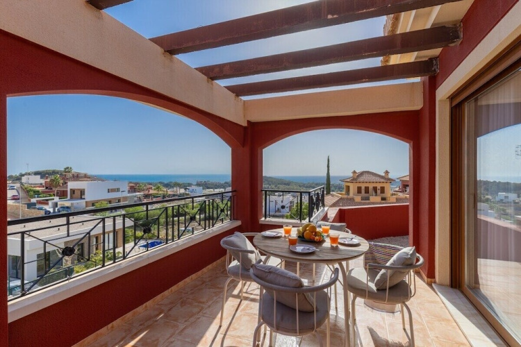 Beautiful Bay Views by Fidalsa