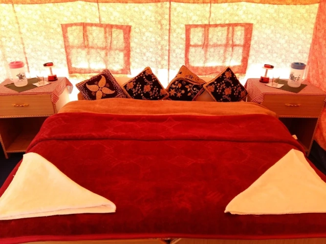 1 Bedroom Tent with lake view