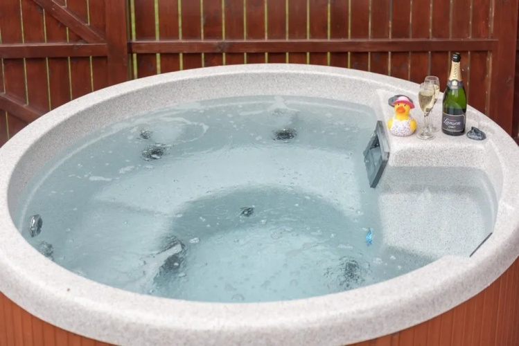 Birch Lodge 13 with Hot Tub