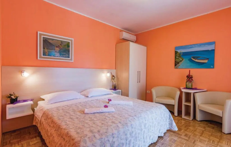 Apartments Ederina 290