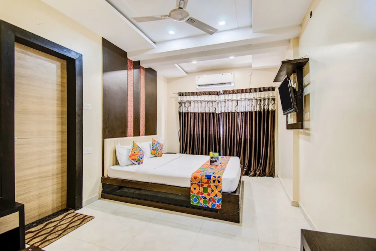 Fabhotel Krishna Regency