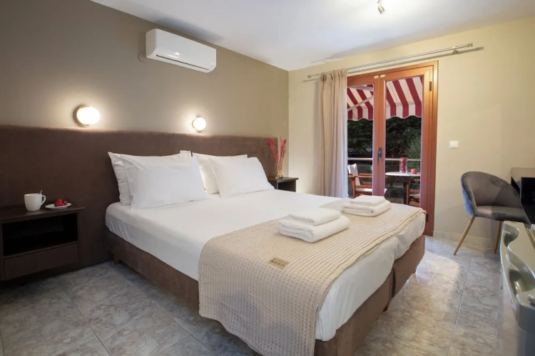 Standard Double room with garden view