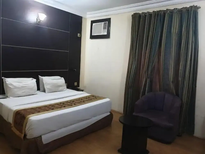 Ebiis Hotel